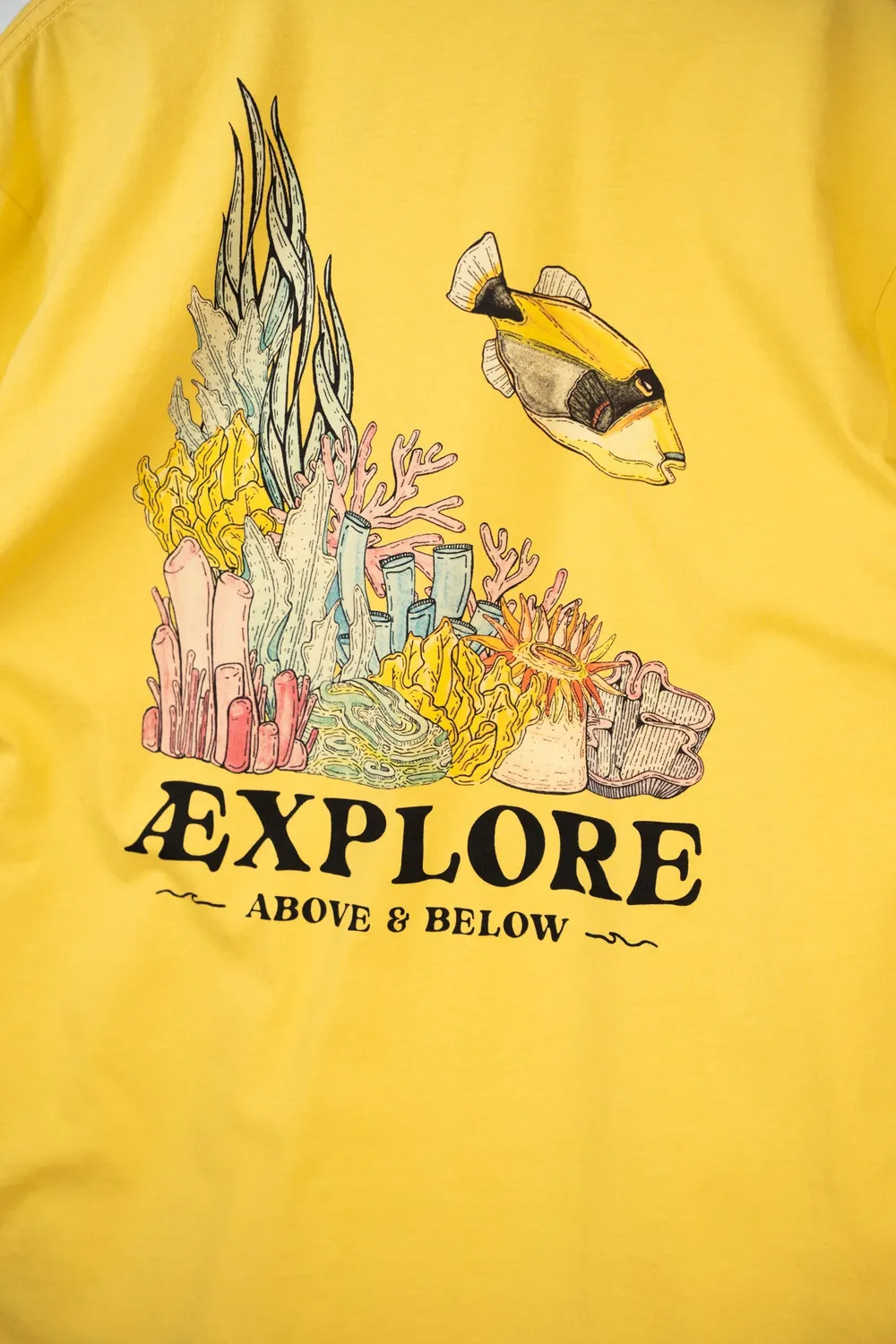 LAKOR Wall of Wonder T-Shirt Cream Gold Bio-Baumwolle