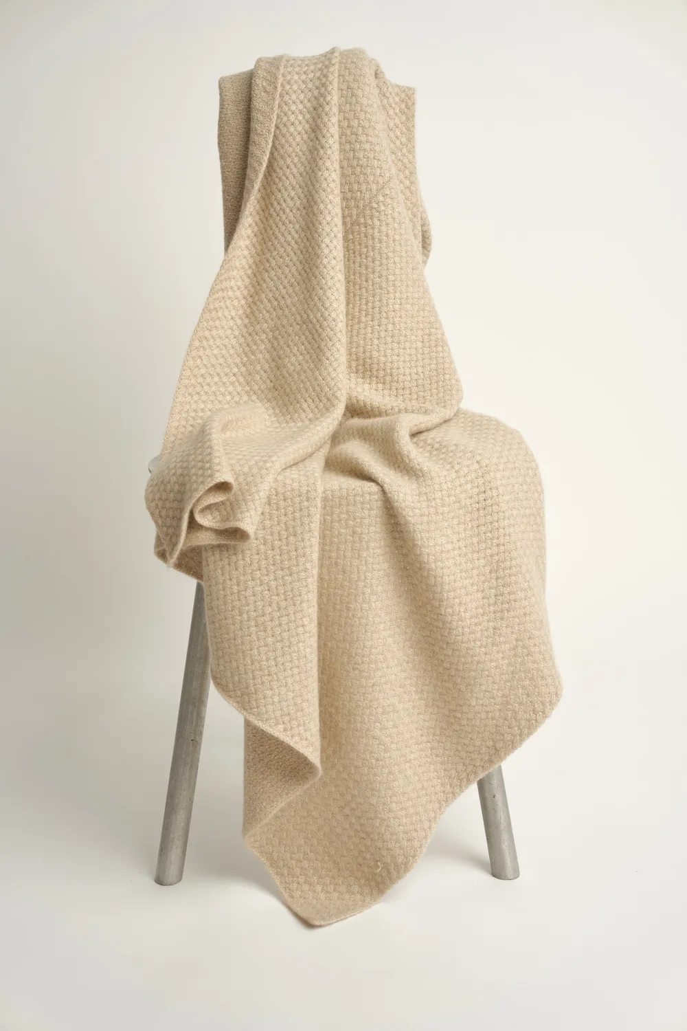 Oyuna Maple Decke Beige Kaschmir Korbstrick
