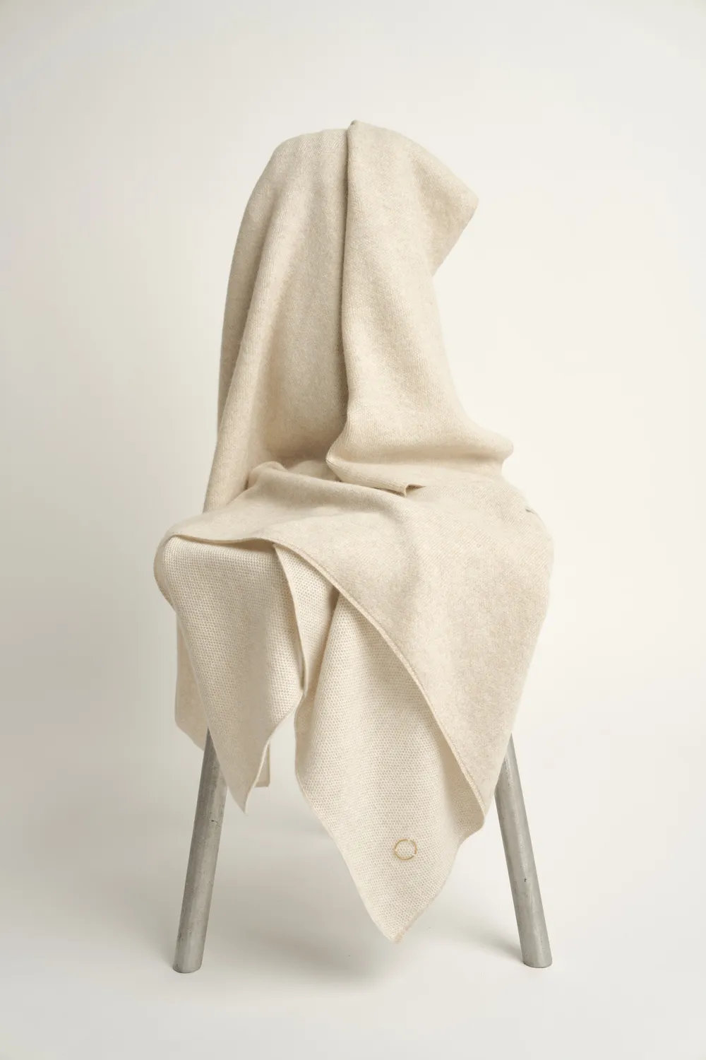 Oyuna Mandu Throw Decke Feather & Ivory