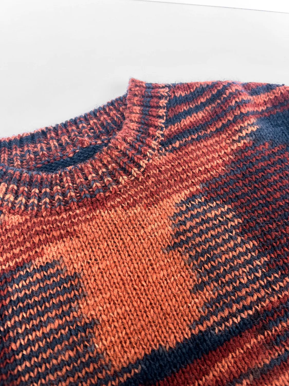 Komodo Temura Wollpullover Terracotta Handstrick