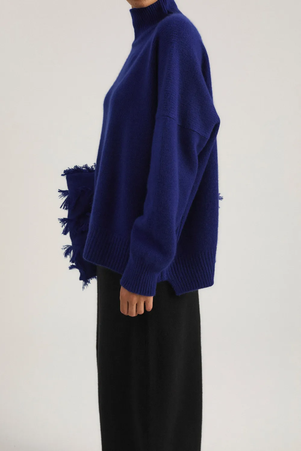 Oyuna Kaila Pullover Ink Grobstrick Stehkragen