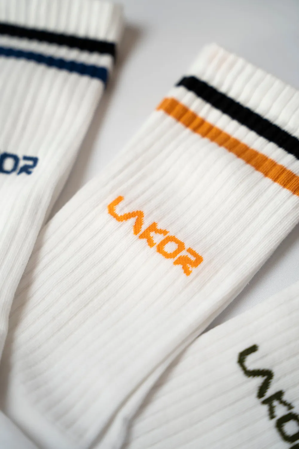 LAKOR Logo Socken 3er-Pack Weiß Bio-Baumwolle