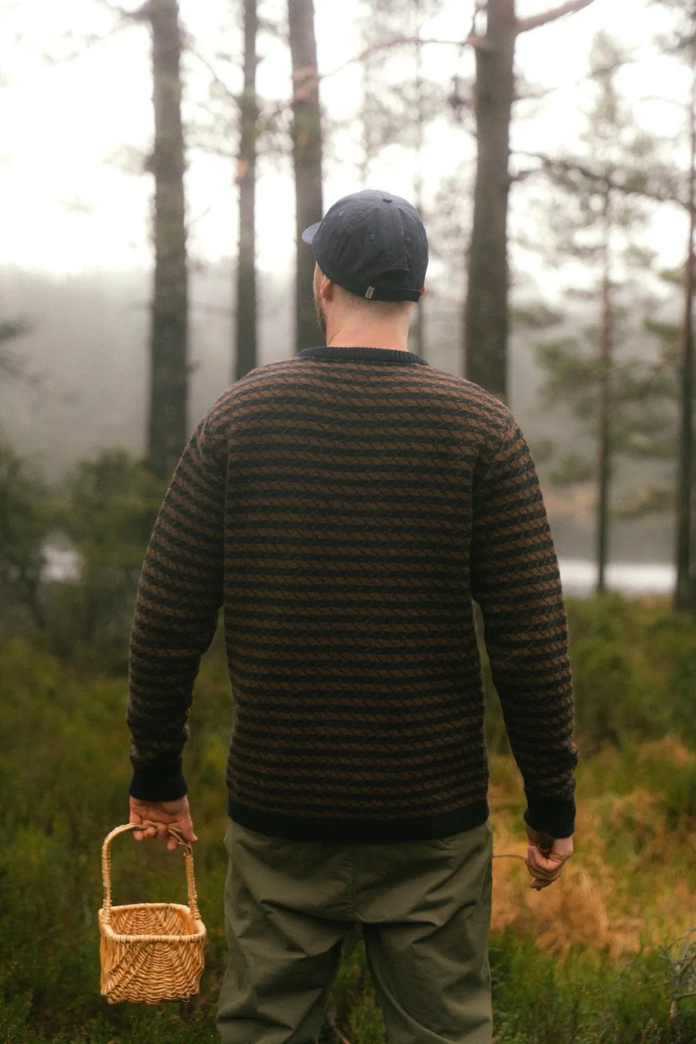 LAKOR Faroese Fisher Knit Navy Brown Wollpullover
