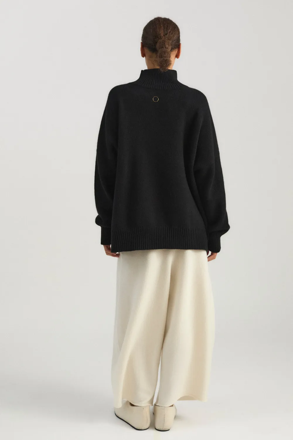 Oyuna Kaila Sweater Pullover Black grob gestrickt