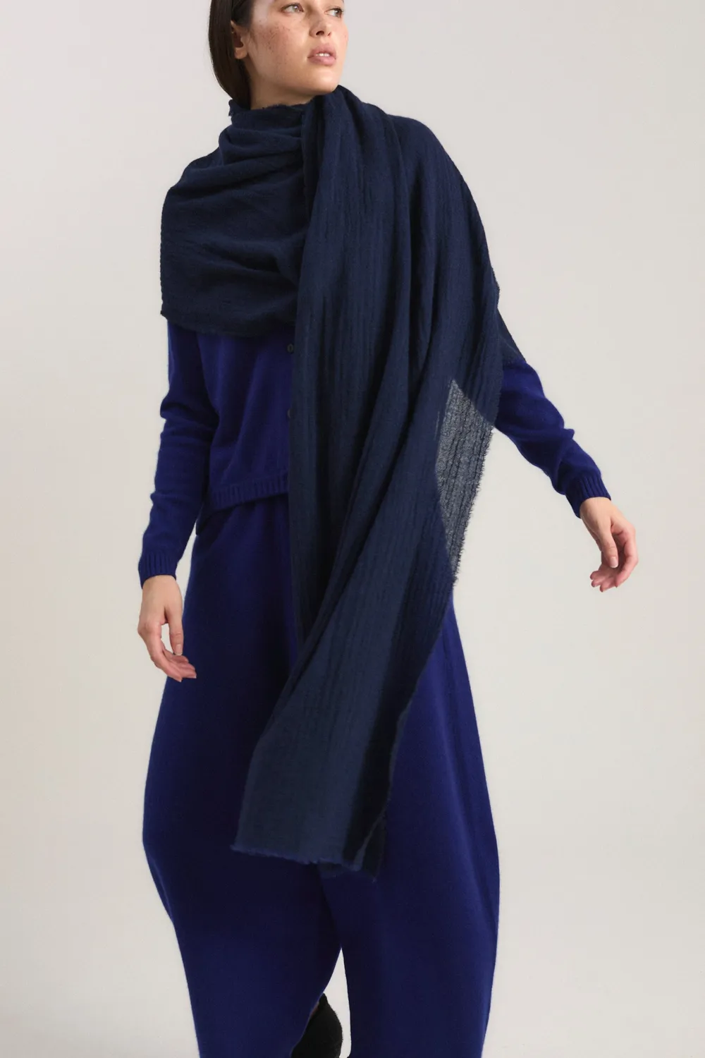Oyuna Sera Schal Indigo aus Cashmere