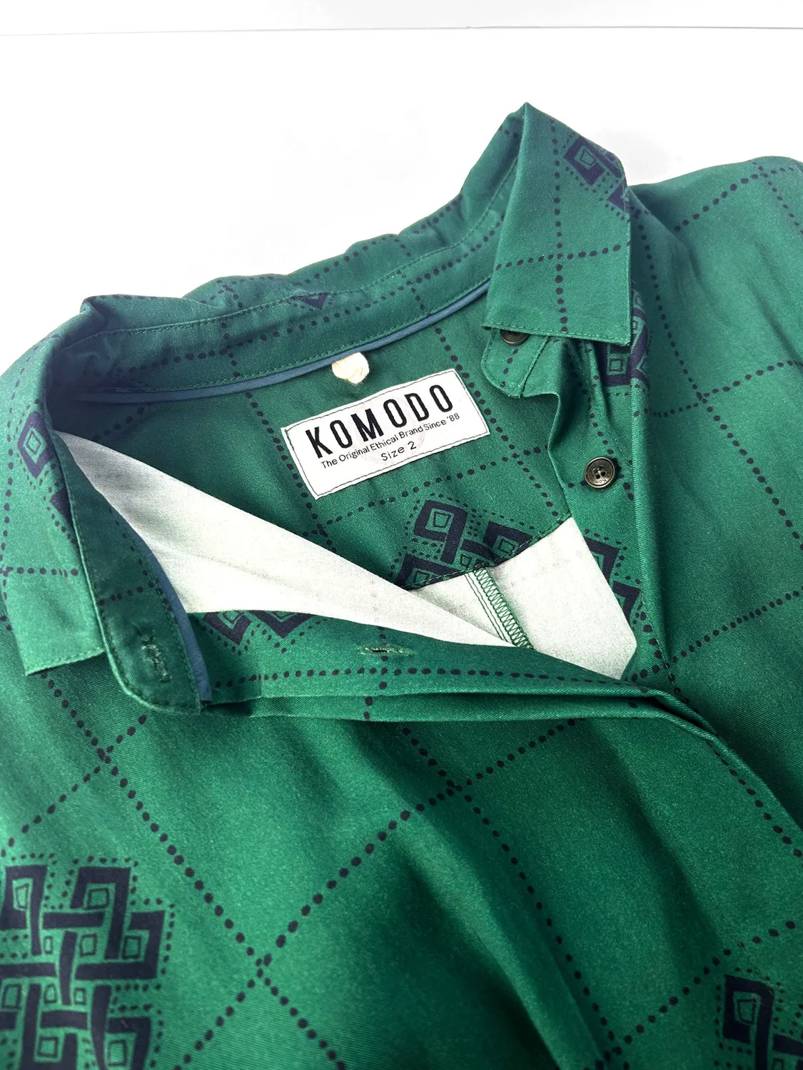 KOMODO ZORIA ETERNAL KNOT Bluse Grün Tencel