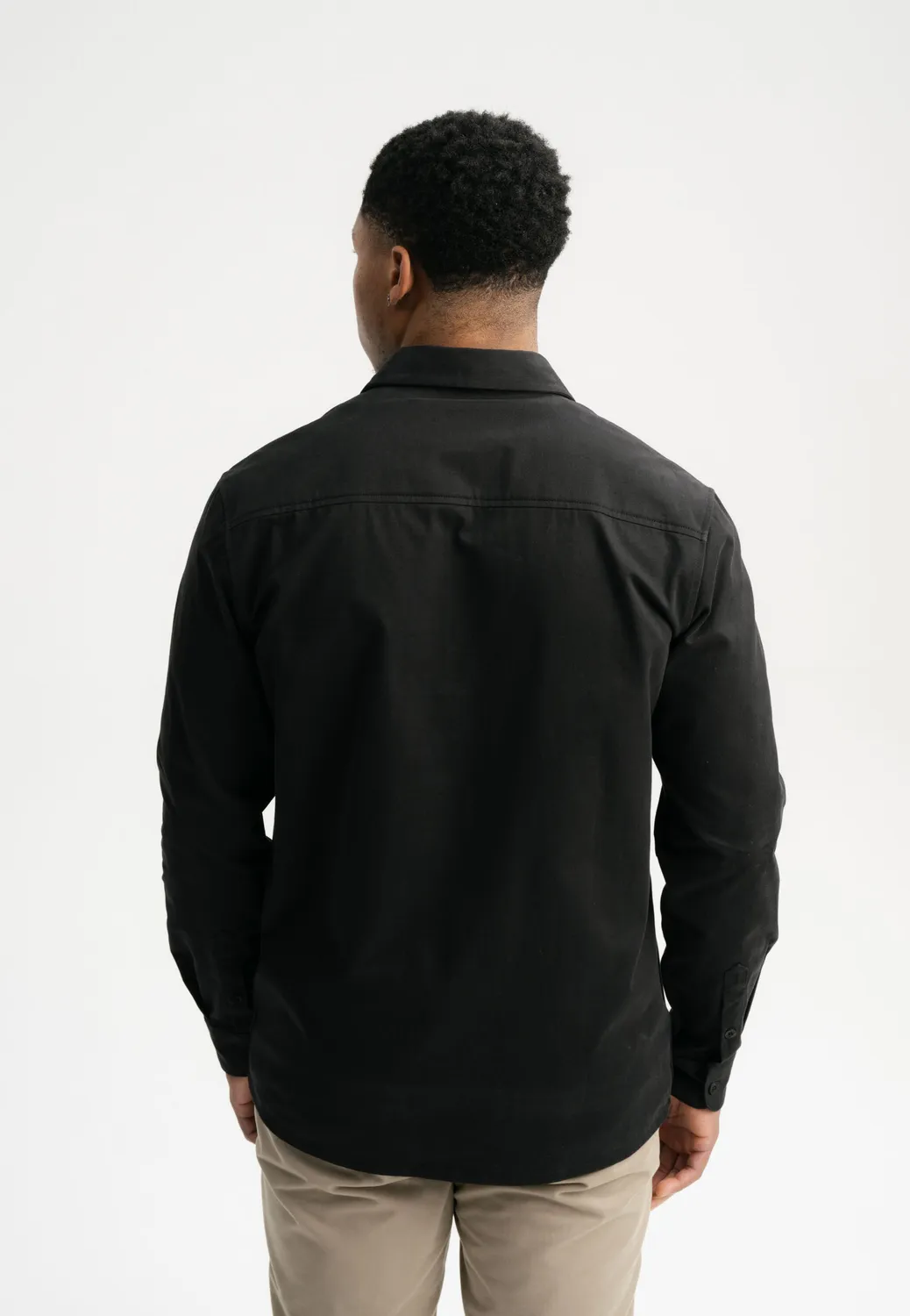 MELA ASHUTOSH Twill Hemd schwarz aus Bio-Baumwolle