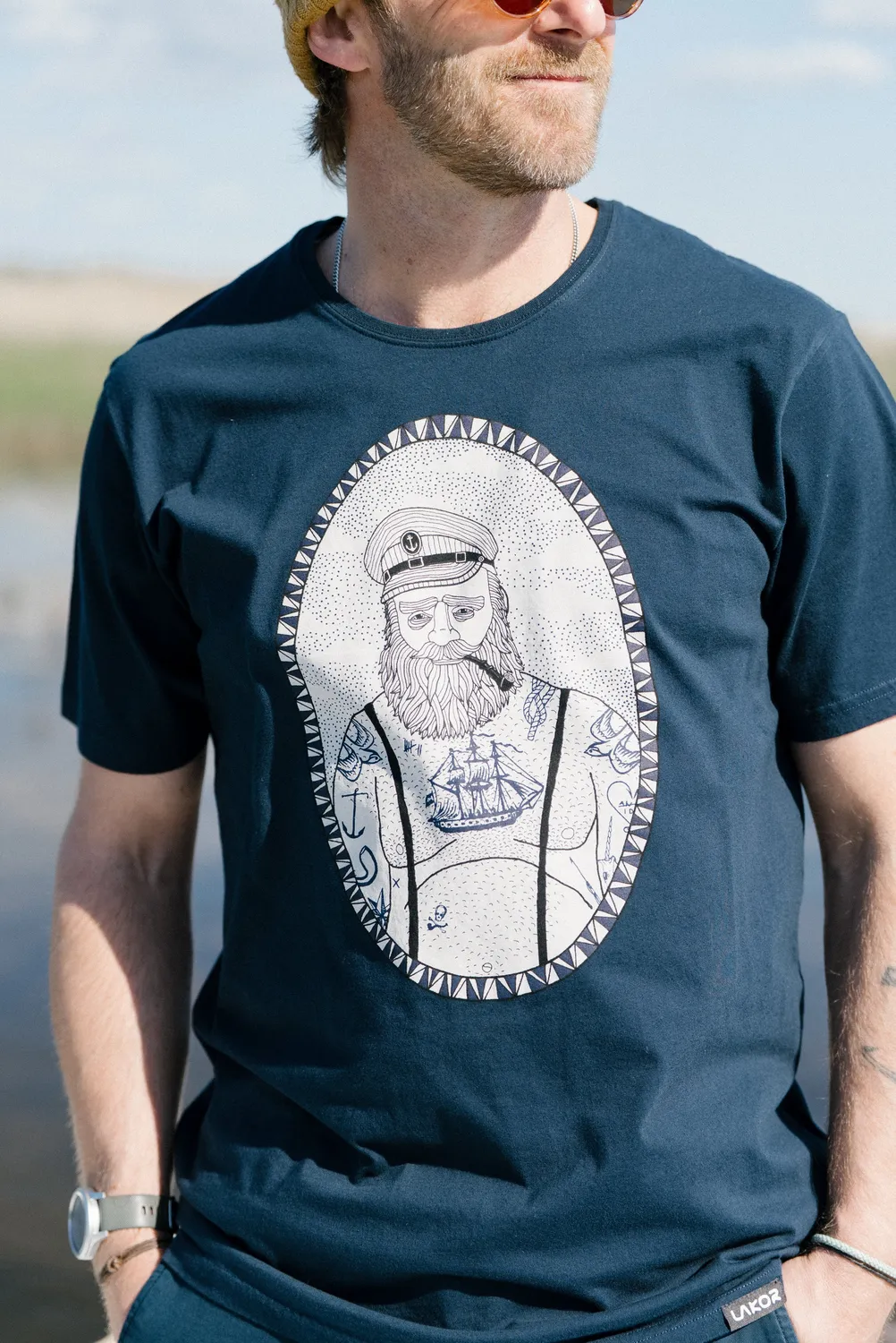 LAKOR Dad Bod Blueberry T-Shirt blau Bio-Baumwolle
