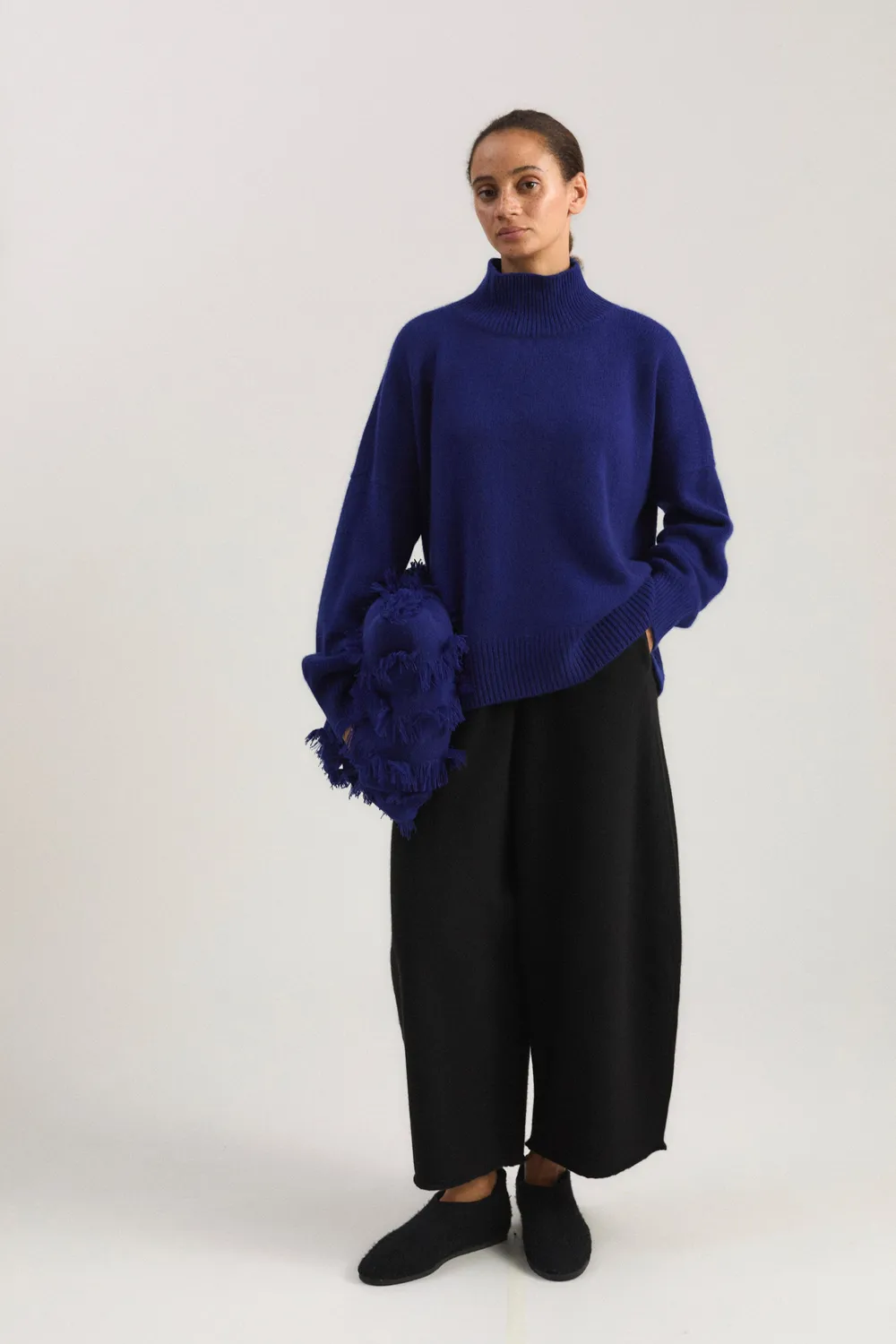 Oyuna Kaila Pullover Ink Grobstrick Stehkragen