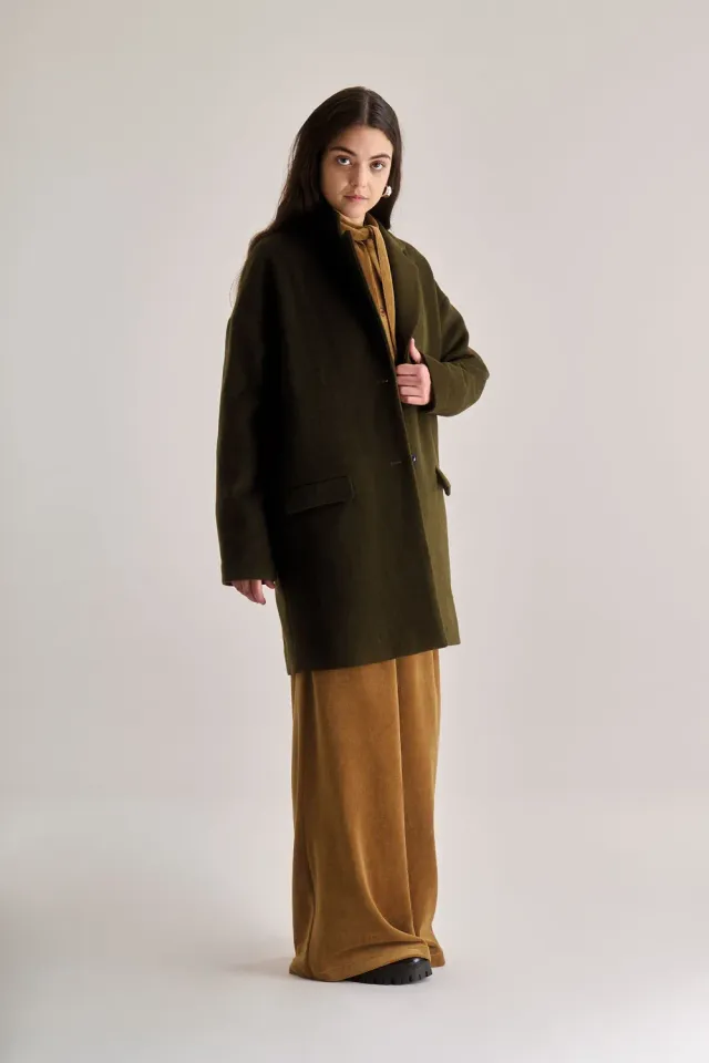 KOMODO OLIVIA Mantel Oliv Recycled-Wolle oversized