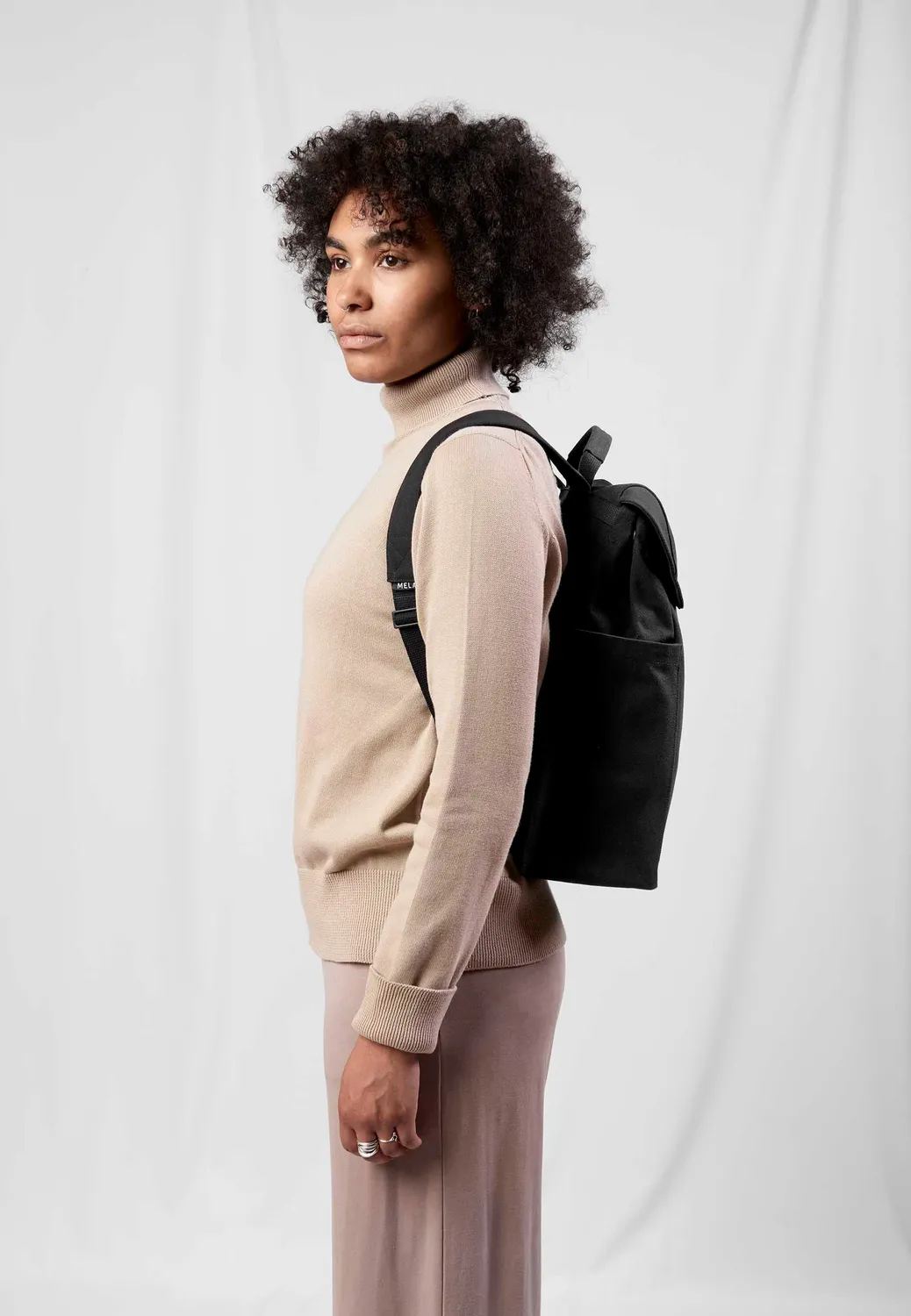 MELA x dariadeh Rucksack schwarz aus Canvas Bio
