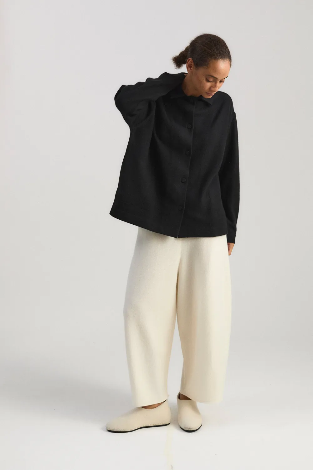 Oyuna Sinai Jacke Schwarz Wendestrick Cashmere