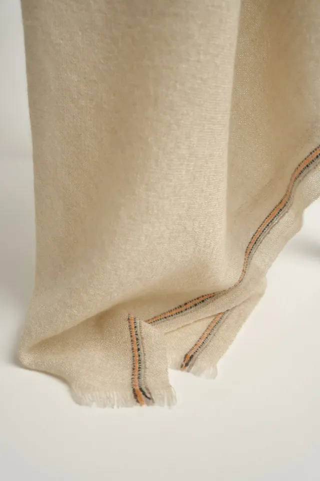 Oyuna Komo Throw Beige gestreift