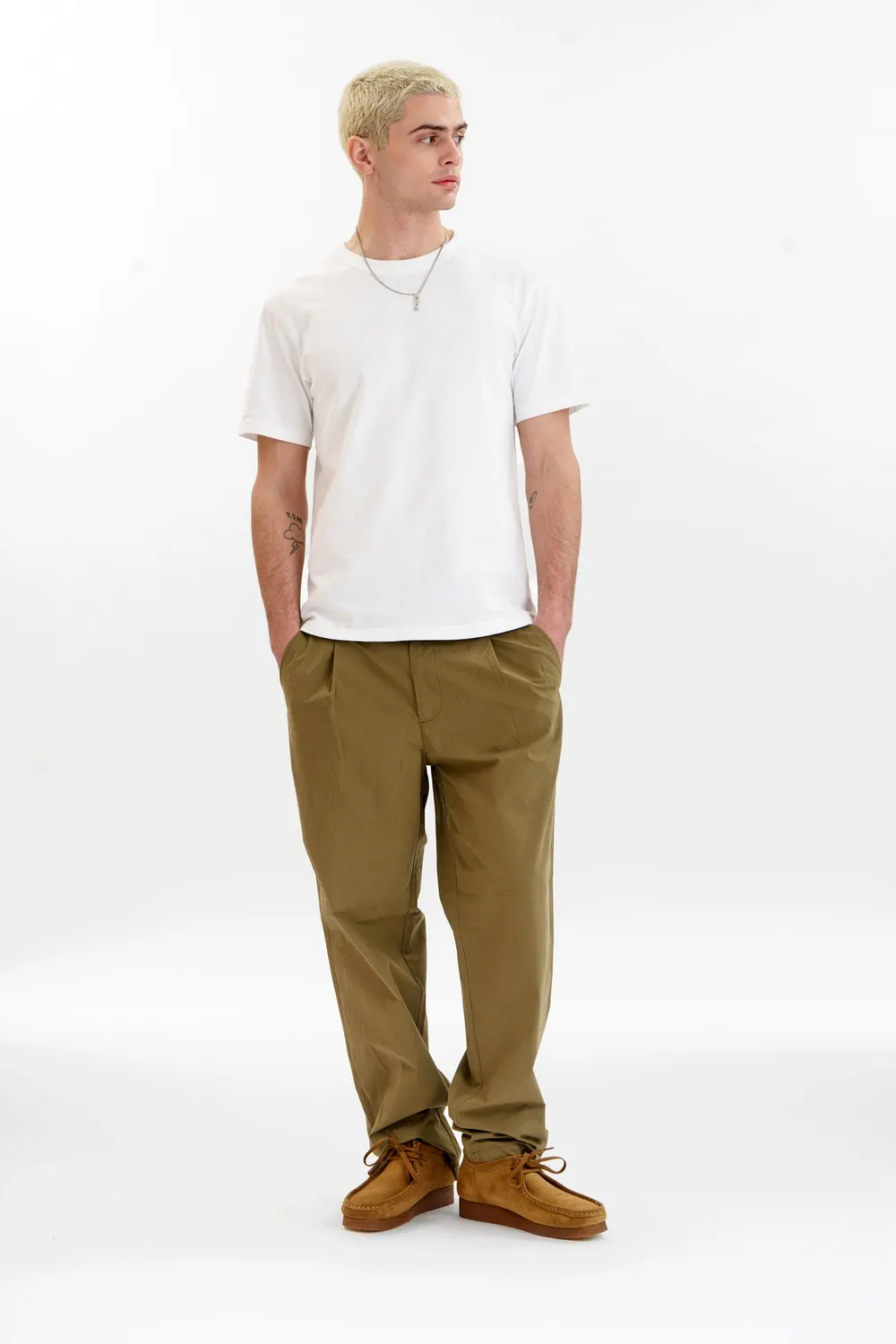KOMODO BOWIE Hose Olive Bio-Baumwolle locker