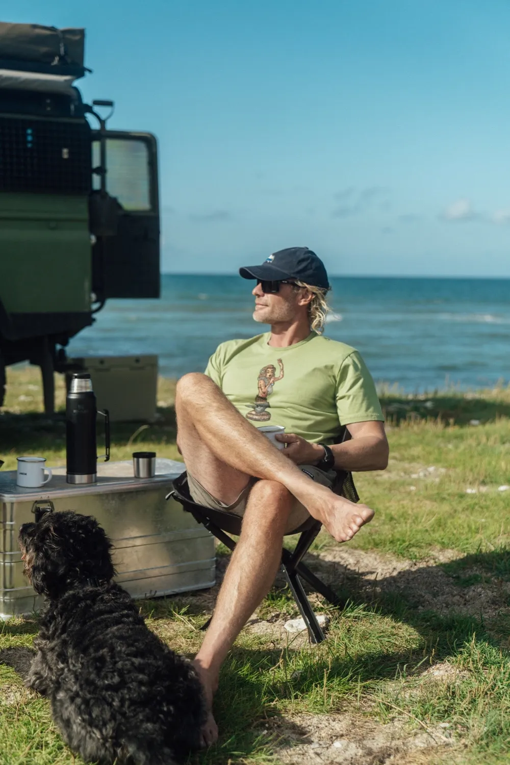 LAKOR Dashboard Hula T-Shirt Mosstone Bio-Baumwolle