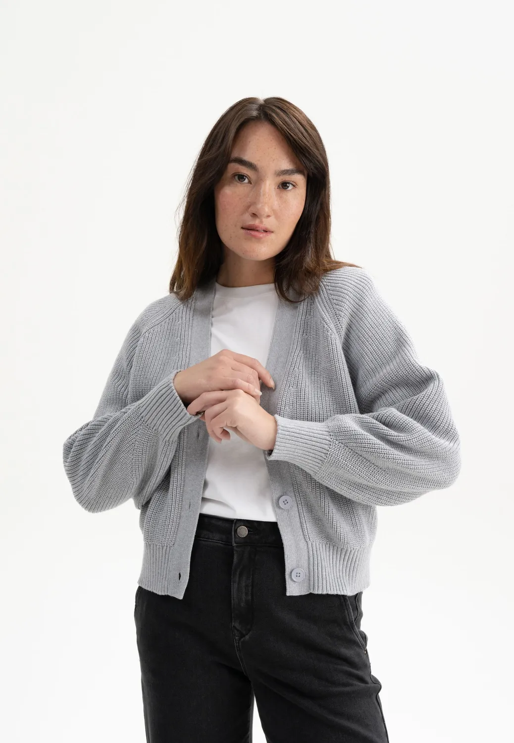 MELA BHUMA Cardigan cloudy blue Gr. M aus Bio-Baumwolle