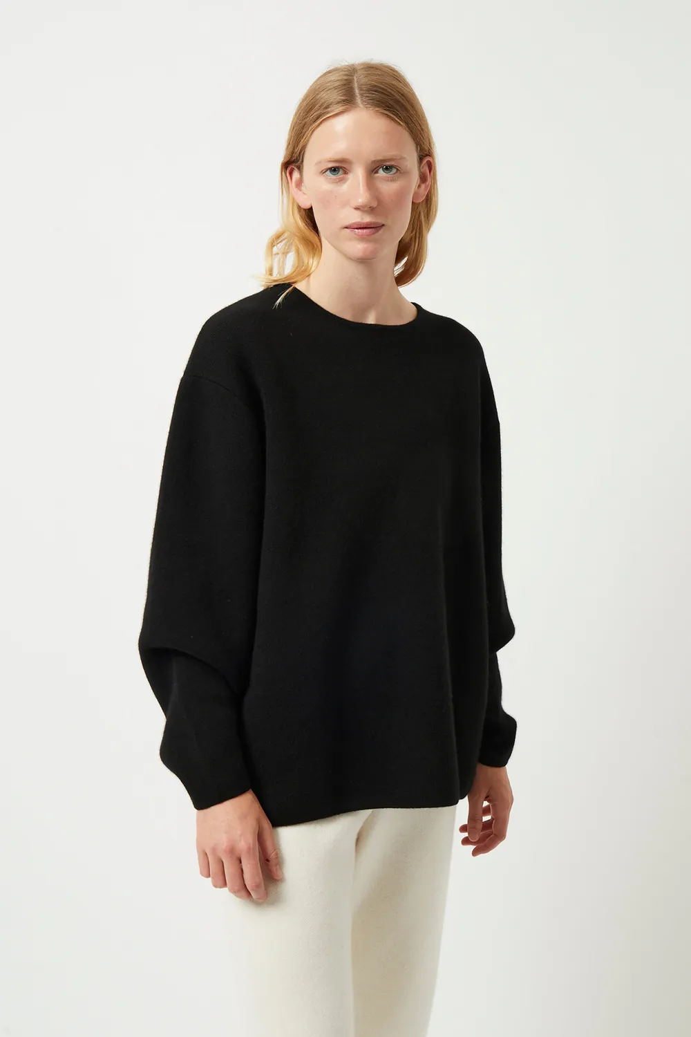 Oyuna Axa Pullover Schwarz Damen Oversize