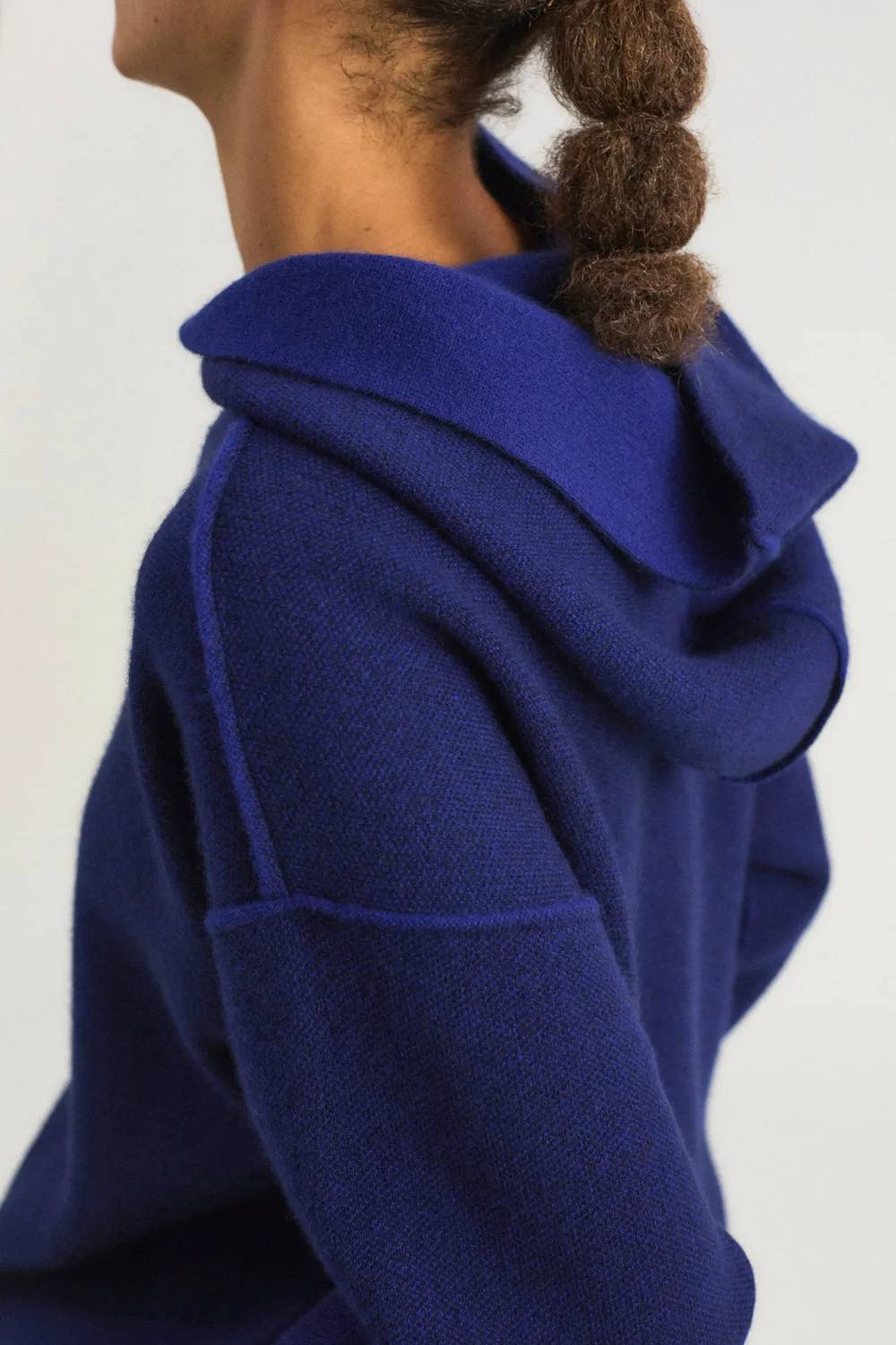 Oyuna Seku Hoodie Ink Ocean Cashmere wendbar