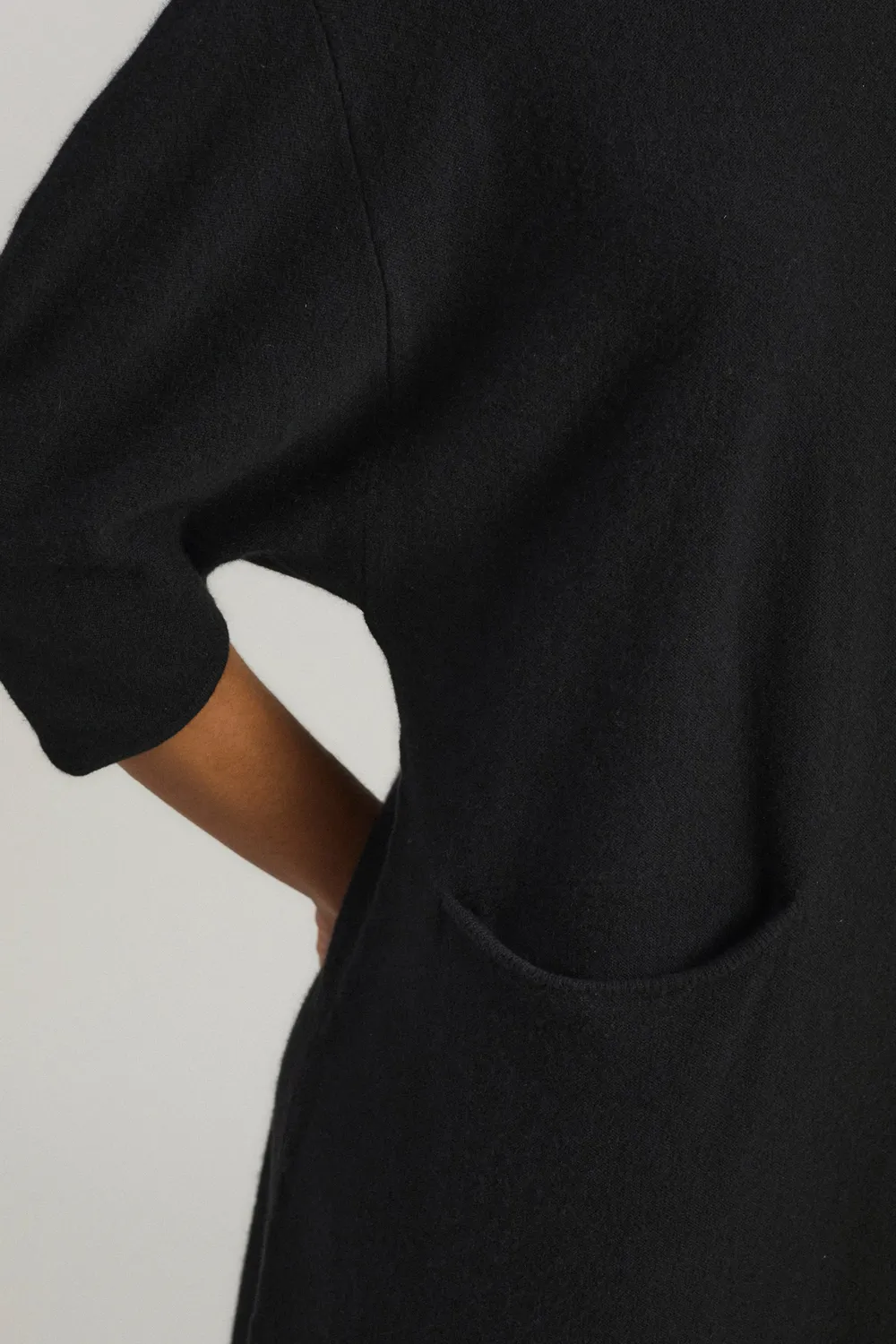 Oyuna Noria Strickkleid Schwarz aus Kaschmir