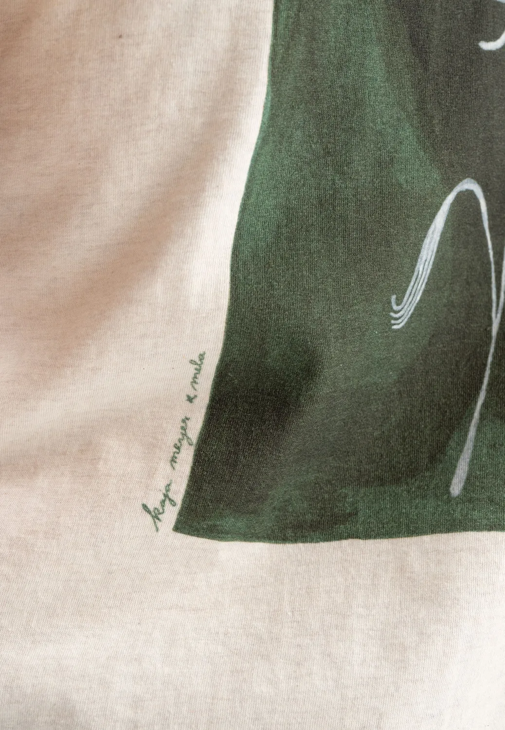 MELA Artist Edition Kaja T-Shirt cream melange grün Bio-Baumwolle