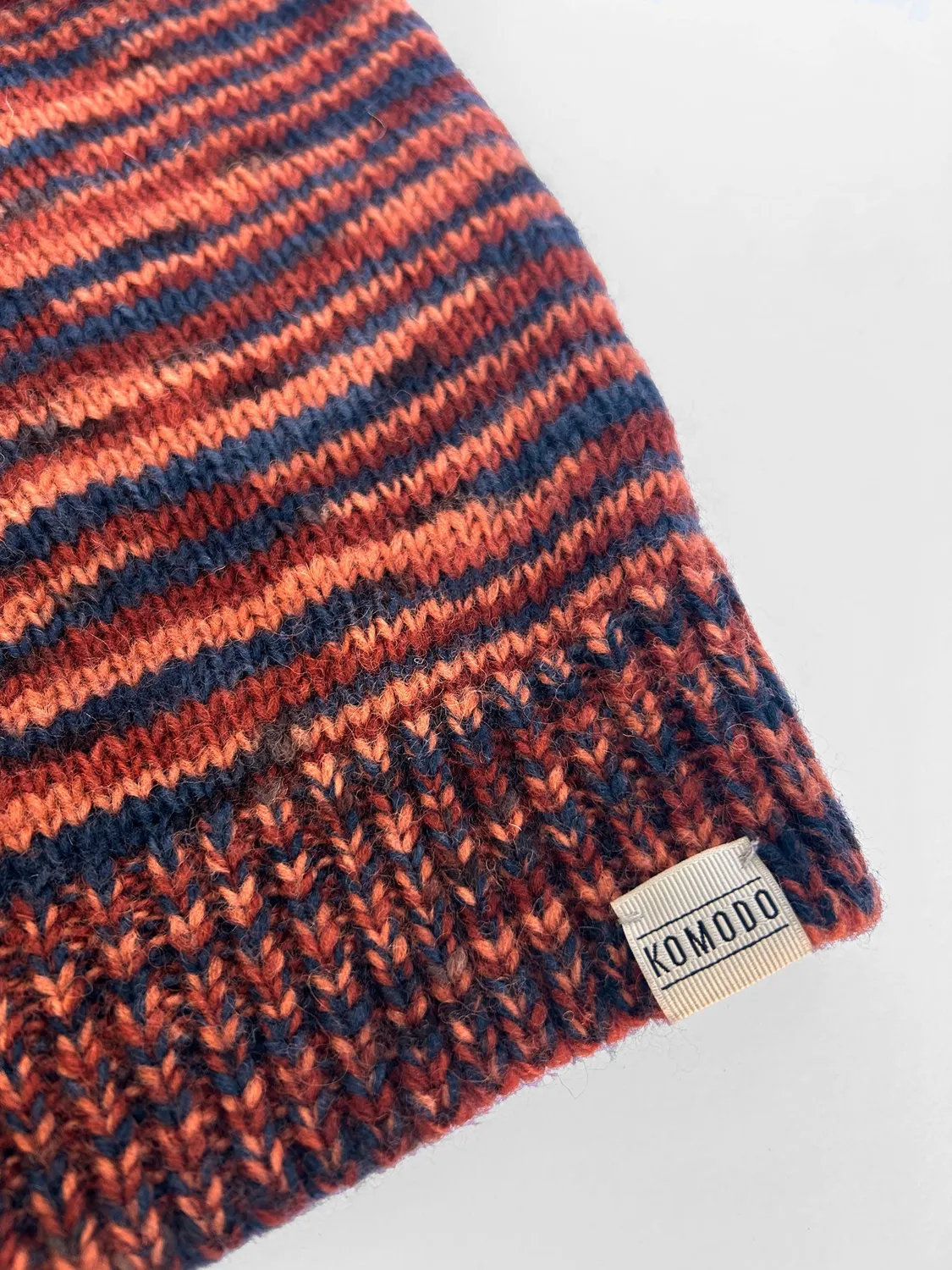 Komodo Temura Wollpullover Terracotta Handstrick