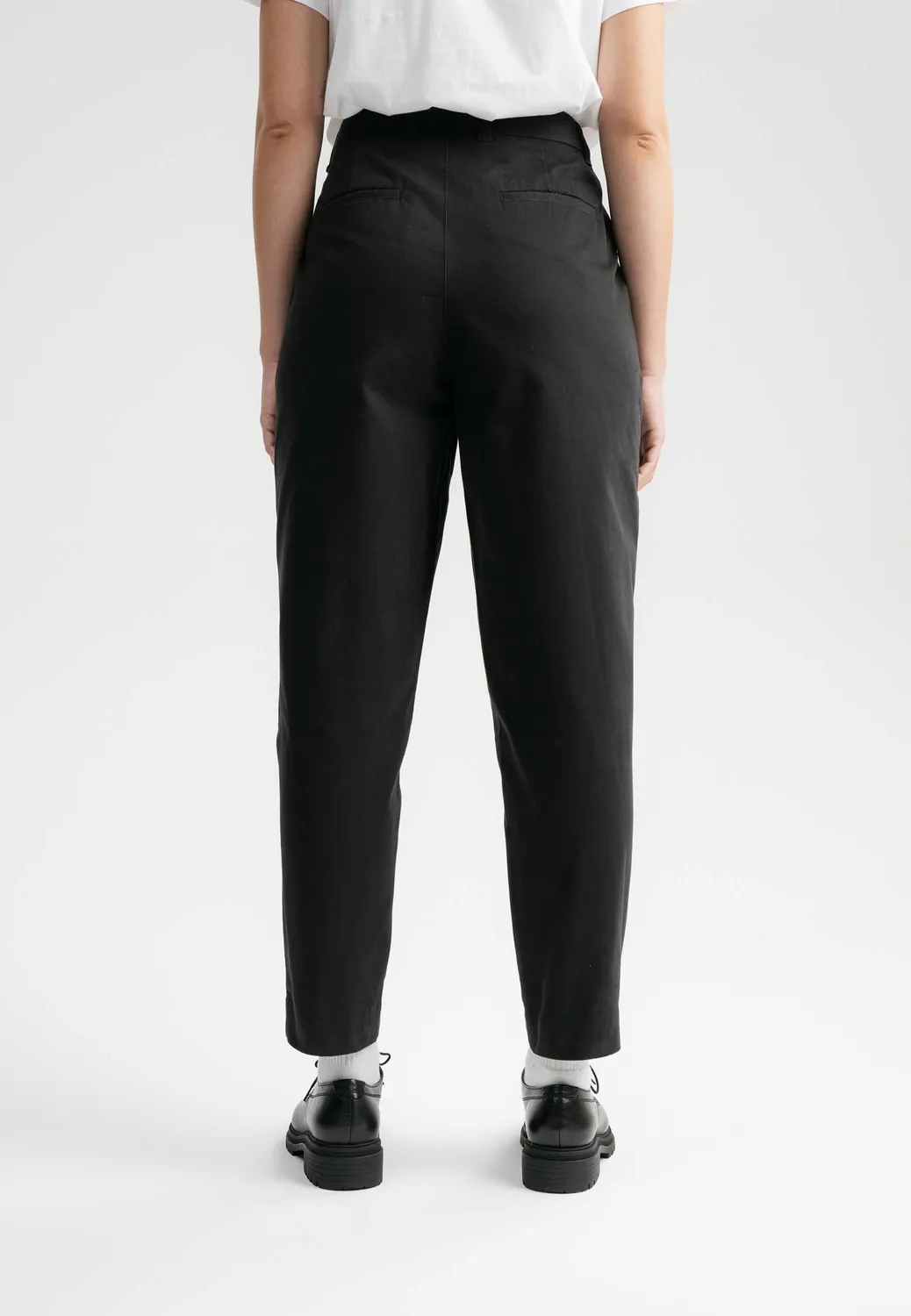 MELA JANAKI Hose schwarz Gr. 38 aus Bio-Baumwolle